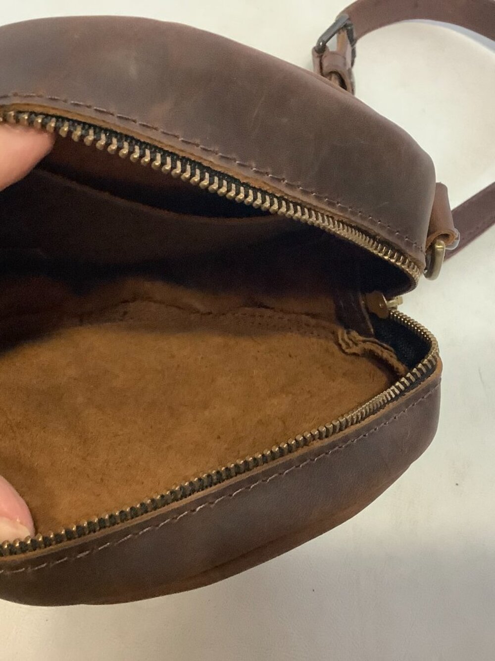 Portland Leather Goods Circle Crossbody Bag Purse Brown 7" - Picture 8 of 10